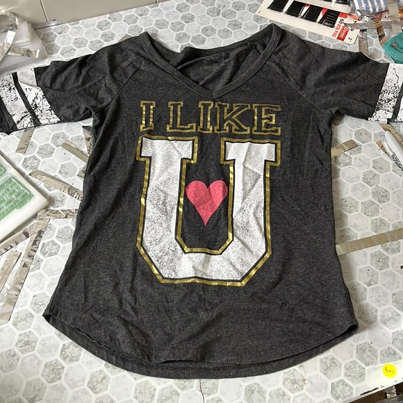 Stranded Small Short Sleeve I Like U Graphic V Neck T Shirt - Picture 1 of 5